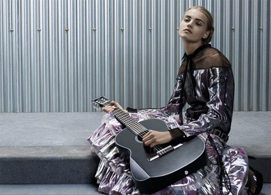 chanelguitar5 chanelguitar5